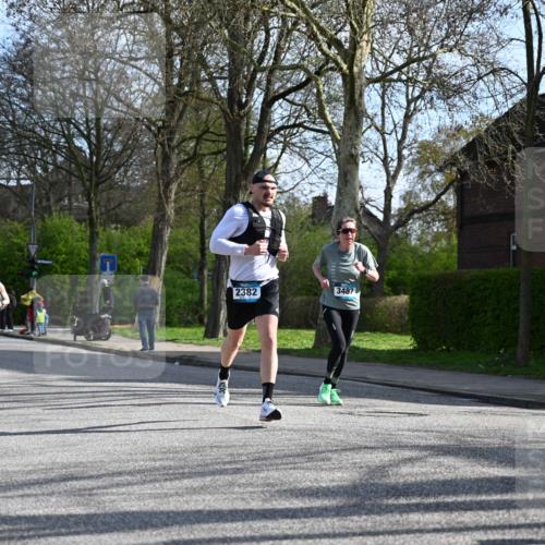12.04.2026 - 45. Internationalen Wilhelmsburger Insellauf J. Mangold http://msf.ph/oto/9455315 12.04.2026 10:26:00 Ziel 4175, 4460, 2382, 3487, 5708, 4621, 4061, 3368, 4572, 5742, 4225, 3752, 3047, 3752, 3047, 2160 meine-sportfotos.de