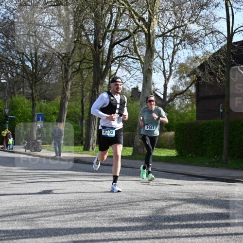12.04.2026 - 45. Internationalen Wilhelmsburger Insellauf J. Mangold http://msf.ph/oto/9455316 12.04.2026 10:26:01 Ziel 4175, 4460, 2382, 3487, 5708, 4621, 4061, 4061, 3368, 4572, 5742, 4225, 3752, 3047, 2160 meine-sportfotos.de
