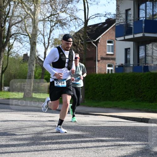 12.04.2026 - 45. Internationalen Wilhelmsburger Insellauf J. Mangold http://msf.ph/oto/9455327 12.04.2026 10:26:01 Ziel 4175, 4460, 2382, 3487, 5708, 4621, 4061, 4061, 3368, 4572, 5742, 4225, 3752, 3047, 2160 meine-sportfotos.de