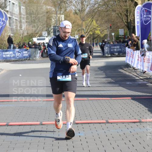 12.04.2026 - 45. Internationalen Wilhelmsburger Insellauf Strokosch-Dieckow http://msf.ph/oto/9455328 12.04.2026 10:31:00 Ziel 4713, 2323 meine-sportfotos.de