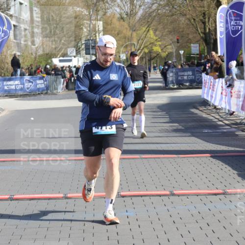 12.04.2026 - 45. Internationalen Wilhelmsburger Insellauf Strokosch-Dieckow http://msf.ph/oto/9455333 12.04.2026 10:31:00 Ziel 4713, 2323 meine-sportfotos.de
