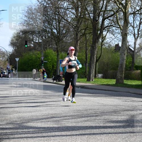 12.04.2026 - 45. Internationalen Wilhelmsburger Insellauf J. Mangold http://msf.ph/oto/9455334 12.04.2026 10:26:03 Ziel 4175, 4460, 2382, 3487, 5708, 4621, 4061, 3368, 4572, 5742, 4225, 3752, 3047, 2160, 2160, 4673 meine-sportfotos.de