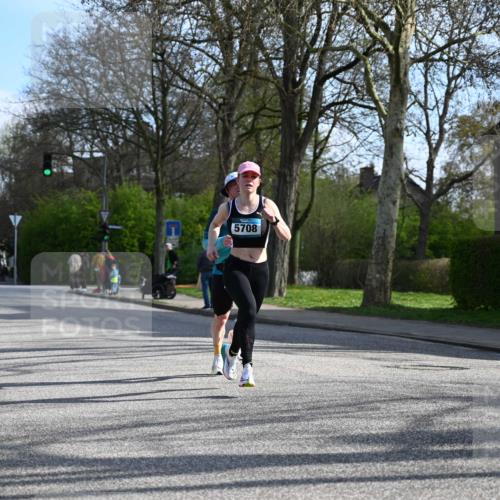 12.04.2026 - 45. Internationalen Wilhelmsburger Insellauf J. Mangold http://msf.ph/oto/9455340 12.04.2026 10:26:03 Ziel 4175, 4460, 2382, 3487, 5708, 4621, 4061, 3368, 4572, 5742, 4225, 3752, 3047, 2160, 2160, 4673 meine-sportfotos.de