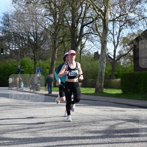 12.04.2026 - 45. Internationalen Wilhelmsburger Insellauf J. Mangold http://msf.ph/oto/9455345 12.04.2026 10:26:04 Ziel 4175, 4460, 2382, 3487, 5708, 4621, 4061, 3368, 4572, 5742, 4225, 3752, 3047, 2160, 4673 meine-sportfotos.de