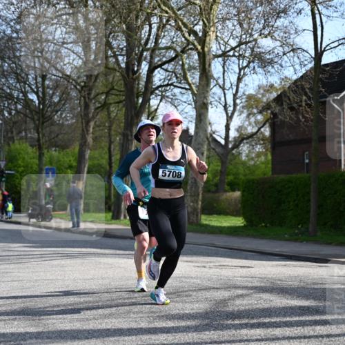 12.04.2026 - 45. Internationalen Wilhelmsburger Insellauf J. Mangold http://msf.ph/oto/9455351 12.04.2026 10:26:04 Ziel 4175, 4460, 2382, 3487, 5708, 4621, 4061, 3368, 4572, 5742, 4225, 3752, 3047, 2160, 4673 meine-sportfotos.de