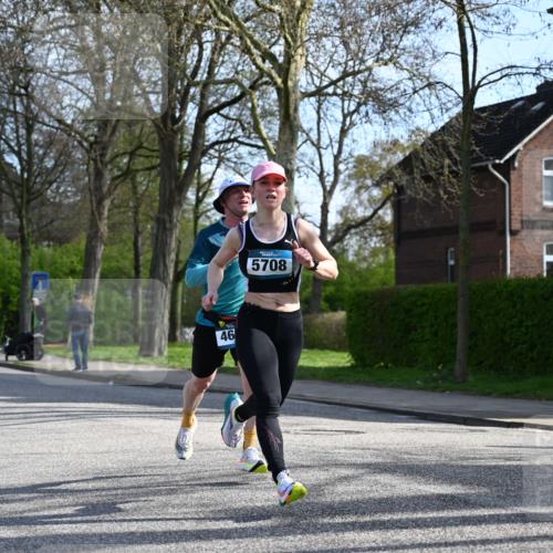 12.04.2026 - 45. Internationalen Wilhelmsburger Insellauf J. Mangold http://msf.ph/oto/9455354 12.04.2026 10:26:04 Ziel 4175, 4460, 2382, 3487, 5708, 4621, 4061, 3368, 4572, 5742, 4225, 3752, 3047, 2160, 4673 meine-sportfotos.de