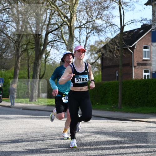 12.04.2026 - 45. Internationalen Wilhelmsburger Insellauf J. Mangold http://msf.ph/oto/9455358 12.04.2026 10:26:04 Ziel 4175, 4460, 2382, 3487, 5708, 4621, 4061, 3368, 4572, 5742, 4225, 3752, 3047, 2160, 4673 meine-sportfotos.de