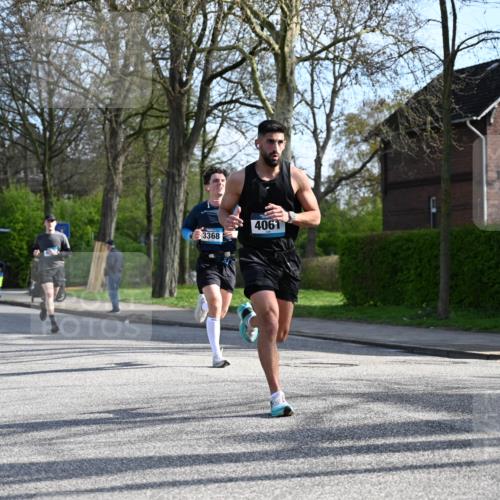 12.04.2026 - 45. Internationalen Wilhelmsburger Insellauf J. Mangold http://msf.ph/oto/9455366 12.04.2026 10:26:18 Ziel 4061, 3368, 4572, 5742, 4225, 3752, 3047, 2160, 4673, 5344, 4941 meine-sportfotos.de