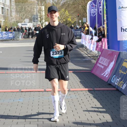 12.04.2026 - 45. Internationalen Wilhelmsburger Insellauf Strokosch-Dieckow http://msf.ph/oto/9455376 12.04.2026 10:31:04 Ziel 2323 meine-sportfotos.de