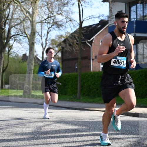 12.04.2026 - 45. Internationalen Wilhelmsburger Insellauf J. Mangold http://msf.ph/oto/9455380 12.04.2026 10:26:19 Ziel 4061, 3368, 4572, 5742, 4225, 3752, 3047, 2160, 4673, 5344, 4941 meine-sportfotos.de