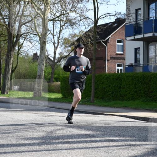 12.04.2026 - 45. Internationalen Wilhelmsburger Insellauf J. Mangold http://msf.ph/oto/9455391 12.04.2026 10:26:21 Ziel 4061, 3368, 4572, 5742, 4225, 3752, 3047, 2160, 4673, 5344, 4941 meine-sportfotos.de
