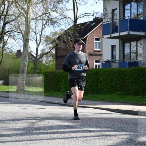 12.04.2026 - 45. Internationalen Wilhelmsburger Insellauf J. Mangold http://msf.ph/oto/9455394 12.04.2026 10:26:22 Ziel 4061, 3368, 4572, 5742, 4225, 3752, 3047, 2160, 4673, 5344, 4941, 5503 meine-sportfotos.de