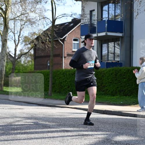 12.04.2026 - 45. Internationalen Wilhelmsburger Insellauf J. Mangold http://msf.ph/oto/9455402 12.04.2026 10:26:22 Ziel 4061, 3368, 4572, 5742, 4225, 3752, 3047, 2160, 4673, 5344, 4941, 5503 meine-sportfotos.de