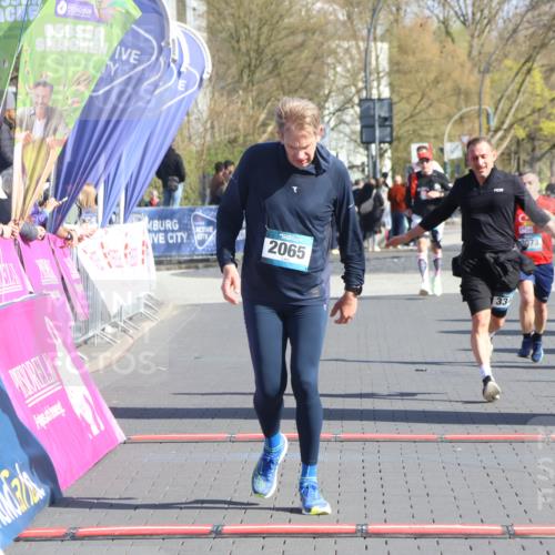 12.04.2026 - 45. Internationalen Wilhelmsburger Insellauf Strokosch-Dieckow http://msf.ph/oto/9455412 12.04.2026 10:44:15 Ziel 2065, 3345, 2073 meine-sportfotos.de