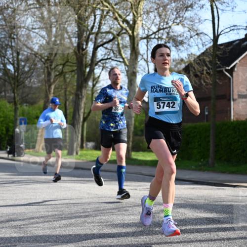 12.04.2026 - 45. Internationalen Wilhelmsburger Insellauf J. Mangold http://msf.ph/oto/9455421 12.04.2026 10:26:27 Ziel 3368, 4572, 5742, 4225, 3752, 3047, 2160, 4673, 4673, 5344, 4941, 4941, 5503, 5055 meine-sportfotos.de