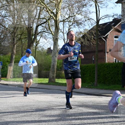 12.04.2026 - 45. Internationalen Wilhelmsburger Insellauf J. Mangold http://msf.ph/oto/9455429 12.04.2026 10:26:28 Ziel 3368, 4572, 5742, 4225, 3752, 3047, 2160, 4673, 5344, 4941, 5503, 5055, 5301 meine-sportfotos.de