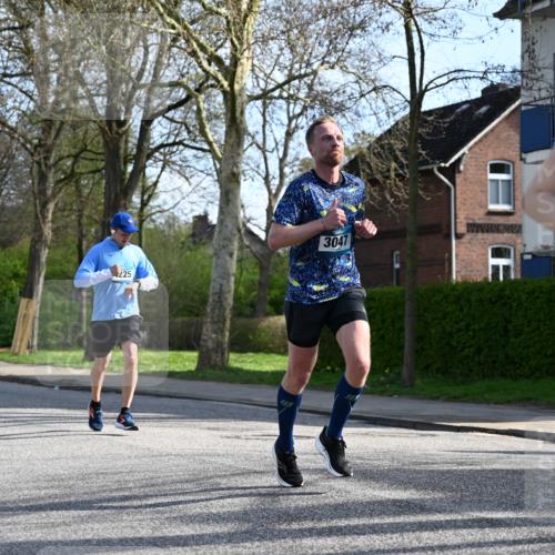 12.04.2026 - 45. Internationalen Wilhelmsburger Insellauf J. Mangold http://msf.ph/oto/9455431 12.04.2026 10:26:28 Ziel 3368, 4572, 5742, 4225, 3752, 3047, 2160, 4673, 5344, 4941, 5503, 5055, 5301 meine-sportfotos.de