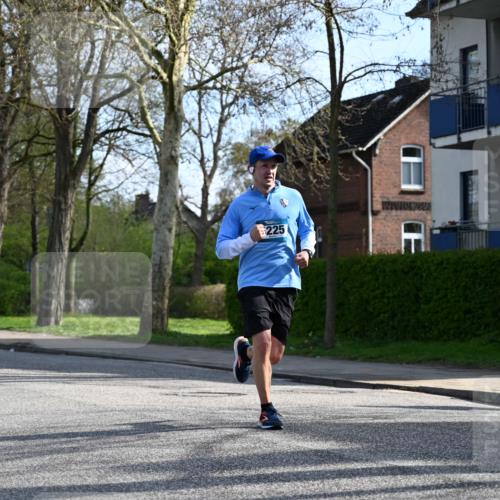 12.04.2026 - 45. Internationalen Wilhelmsburger Insellauf J. Mangold http://msf.ph/oto/9455444 12.04.2026 10:26:29 Ziel 3368, 4572, 5742, 4225, 3752, 3047, 2160, 4673, 5344, 4941, 5503, 5055, 5301 meine-sportfotos.de