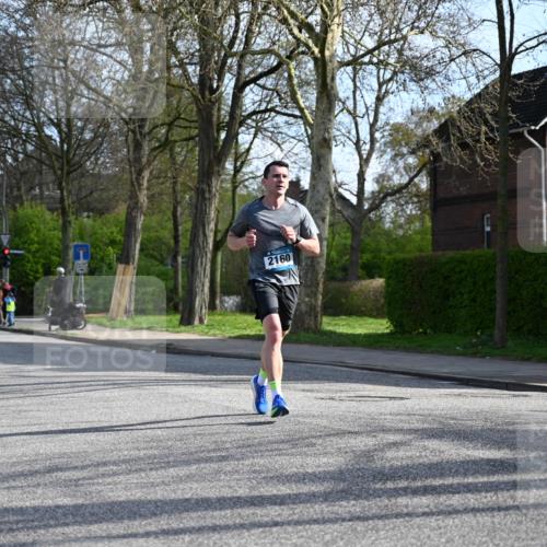 12.04.2026 - 45. Internationalen Wilhelmsburger Insellauf J. Mangold http://msf.ph/oto/9455455 12.04.2026 10:26:31 Ziel 4572, 5742, 4225, 3752, 3047, 2160, 4673, 5344, 4941, 5503, 5055, 5301, 2994 meine-sportfotos.de