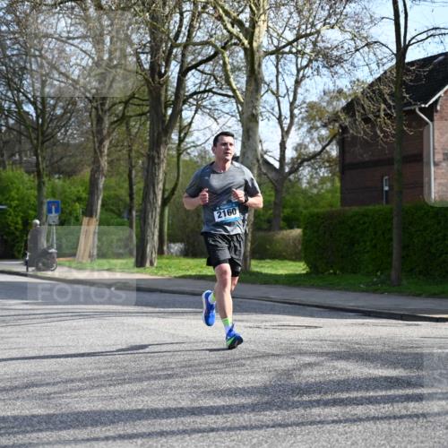 12.04.2026 - 45. Internationalen Wilhelmsburger Insellauf J. Mangold http://msf.ph/oto/9455457 12.04.2026 10:26:31 Ziel 4572, 5742, 4225, 3752, 3047, 2160, 4673, 5344, 4941, 5503, 5055, 5301, 2994 meine-sportfotos.de