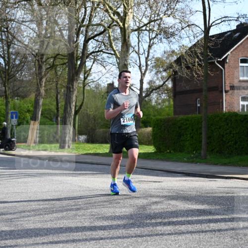 12.04.2026 - 45. Internationalen Wilhelmsburger Insellauf J. Mangold http://msf.ph/oto/9455459 12.04.2026 10:26:31 Ziel 4572, 5742, 4225, 3752, 3047, 2160, 4673, 5344, 4941, 5503, 5055, 5301, 2994 meine-sportfotos.de