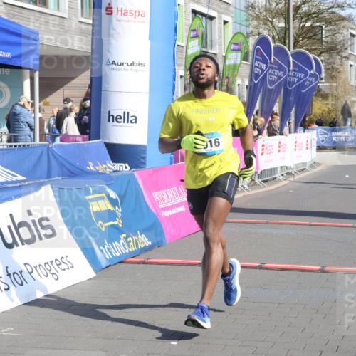 12.04.2026 - 45. Internationalen Wilhelmsburger Insellauf Strokosch-Dieckow http://msf.ph/oto/9455460 12.04.2026 10:31:18 Ziel 3016, 2831, 5811 meine-sportfotos.de