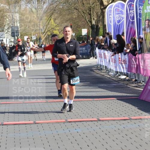 12.04.2026 - 45. Internationalen Wilhelmsburger Insellauf Strokosch-Dieckow http://msf.ph/oto/9455462 12.04.2026 10:44:17 Ziel 2065, 3345, 2073 meine-sportfotos.de