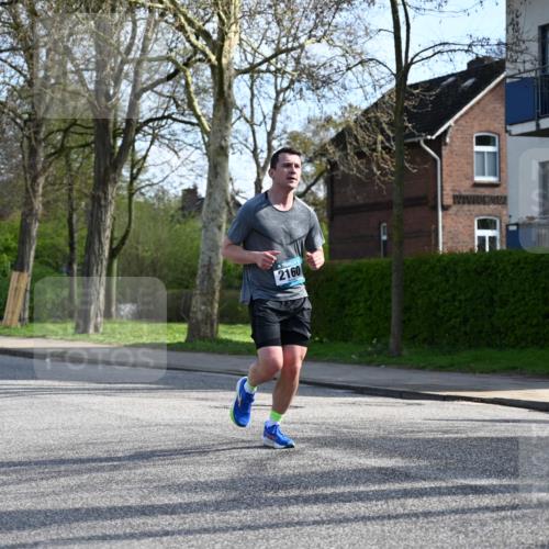 12.04.2026 - 45. Internationalen Wilhelmsburger Insellauf J. Mangold http://msf.ph/oto/9455464 12.04.2026 10:26:31 Ziel 4572, 5742, 4225, 3752, 3047, 2160, 4673, 5344, 4941, 5503, 5055, 5301, 2994 meine-sportfotos.de