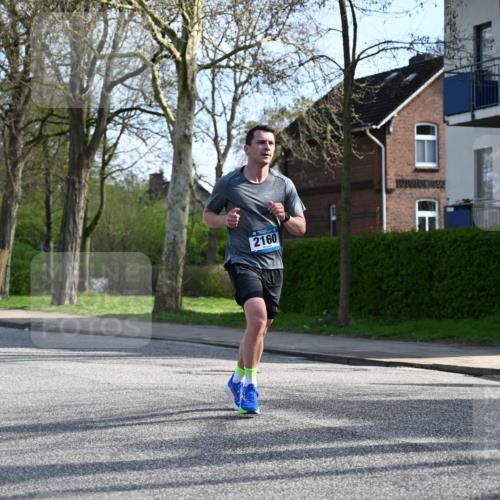 12.04.2026 - 45. Internationalen Wilhelmsburger Insellauf J. Mangold http://msf.ph/oto/9455465 12.04.2026 10:26:31 Ziel 4572, 5742, 4225, 3752, 3047, 2160, 4673, 5344, 4941, 5503, 5055, 5301, 2994 meine-sportfotos.de