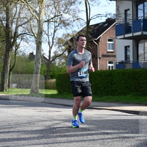 12.04.2026 - 45. Internationalen Wilhelmsburger Insellauf J. Mangold http://msf.ph/oto/9455470 12.04.2026 10:26:32 Ziel 4572, 5742, 4225, 3752, 3047, 2160, 4673, 5344, 4941, 5503, 5055, 5301, 2994 meine-sportfotos.de