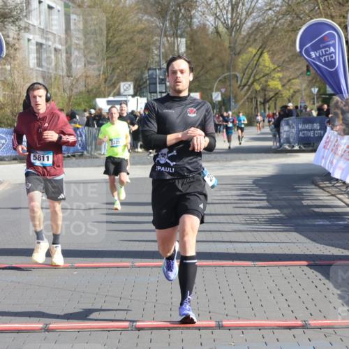 12.04.2026 - 45. Internationalen Wilhelmsburger Insellauf Strokosch-Dieckow http://msf.ph/oto/9455489 12.04.2026 10:31:21 Ziel 3016, 2831, 5811 meine-sportfotos.de