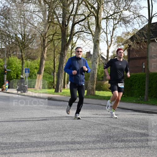 12.04.2026 - 45. Internationalen Wilhelmsburger Insellauf J. Mangold http://msf.ph/oto/9455490 12.04.2026 10:26:53 Ziel 5344, 4941, 5503, 5055, 5301, 2994, 5685, 4528, 3815, 5440, 5440, 5279, 2659, 5645 meine-sportfotos.de