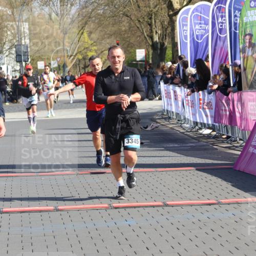 12.04.2026 - 45. Internationalen Wilhelmsburger Insellauf Strokosch-Dieckow http://msf.ph/oto/9455493 12.04.2026 10:44:17 Ziel 2065, 3345, 2073 meine-sportfotos.de