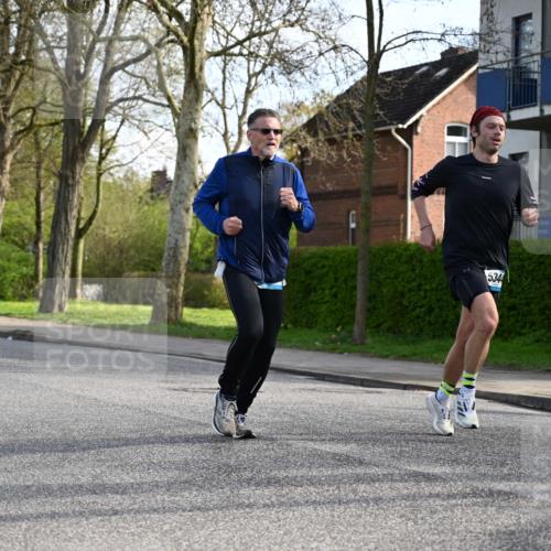 12.04.2026 - 45. Internationalen Wilhelmsburger Insellauf J. Mangold http://msf.ph/oto/9455503 12.04.2026 10:26:53 Ziel 5344, 4941, 5503, 5055, 5301, 2994, 5685, 4528, 3815, 5440, 5440, 5279, 2659, 5645 meine-sportfotos.de
