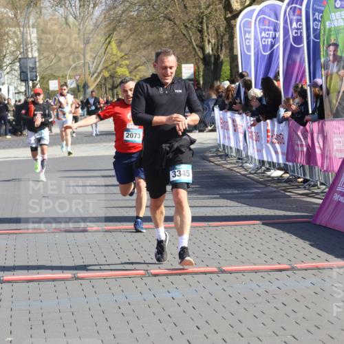12.04.2026 - 45. Internationalen Wilhelmsburger Insellauf Strokosch-Dieckow http://msf.ph/oto/9455506 12.04.2026 10:44:18 Ziel 2065, 3345, 2073 meine-sportfotos.de