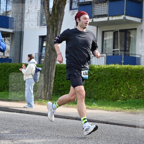 12.04.2026 - 45. Internationalen Wilhelmsburger Insellauf J. Mangold http://msf.ph/oto/9455510 12.04.2026 10:26:54 Ziel 5344, 4941, 5503, 5055, 5301, 2994, 2994, 5685, 4528, 3815, 5440, 5279, 2659, 5645, 5585, 2181 meine-sportfotos.de