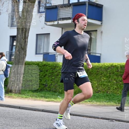 12.04.2026 - 45. Internationalen Wilhelmsburger Insellauf J. Mangold http://msf.ph/oto/9455512 12.04.2026 10:26:54 Ziel 5344, 4941, 5503, 5055, 5301, 2994, 2994, 5685, 4528, 3815, 5440, 5279, 2659, 5645, 5585, 2181 meine-sportfotos.de