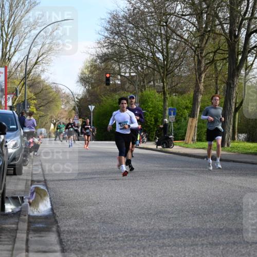 12.04.2026 - 45. Internationalen Wilhelmsburger Insellauf J. Mangold http://msf.ph/oto/9455531 12.04.2026 10:27:07 Ziel 5503, 5055, 5301, 2994, 5685, 4528, 3815, 5440, 5279, 2659, 5645, 5279, 2659, 5645, 5585, 2181, 4580, 2213 meine-sportfotos.de