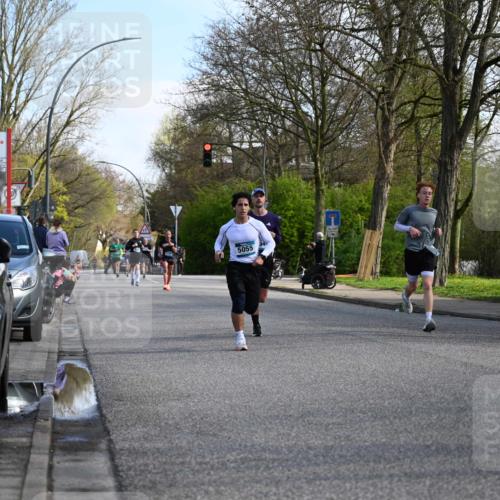 12.04.2026 - 45. Internationalen Wilhelmsburger Insellauf J. Mangold http://msf.ph/oto/9455533 12.04.2026 10:27:07 Ziel 5503, 5055, 5301, 2994, 5685, 4528, 3815, 5440, 5279, 2659, 5645, 5279, 2659, 5645, 5585, 2181, 4580, 2213 meine-sportfotos.de