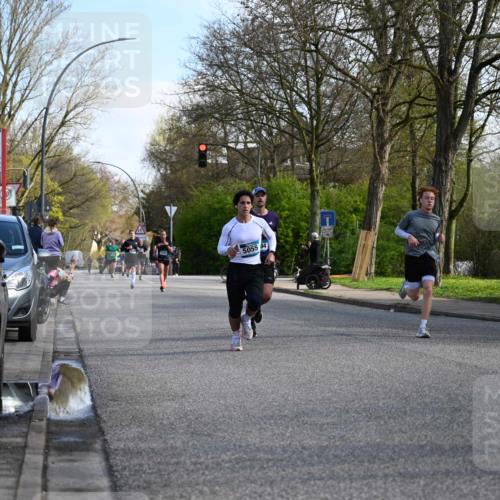 12.04.2026 - 45. Internationalen Wilhelmsburger Insellauf J. Mangold http://msf.ph/oto/9455534 12.04.2026 10:27:07 Ziel 5503, 5055, 5301, 2994, 5685, 4528, 3815, 5440, 5279, 2659, 5645, 5279, 2659, 5645, 5585, 2181, 4580, 2213 meine-sportfotos.de