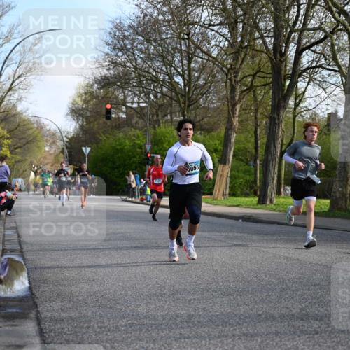 12.04.2026 - 45. Internationalen Wilhelmsburger Insellauf J. Mangold http://msf.ph/oto/9455543 12.04.2026 10:27:08 Ziel 5503, 5055, 5301, 2994, 5685, 4528, 3815, 5440, 5279, 2659, 5645, 5585, 2181, 4580, 2213 meine-sportfotos.de