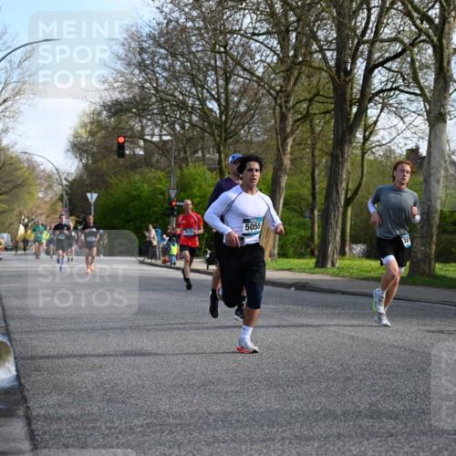 12.04.2026 - 45. Internationalen Wilhelmsburger Insellauf J. Mangold http://msf.ph/oto/9455545 12.04.2026 10:27:08 Ziel 5503, 5055, 5301, 2994, 5685, 4528, 3815, 5440, 5279, 2659, 5645, 5585, 2181, 4580, 2213 meine-sportfotos.de