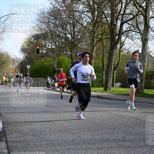 12.04.2026 - 45. Internationalen Wilhelmsburger Insellauf J. Mangold http://msf.ph/oto/9455547 12.04.2026 10:27:08 Ziel 5503, 5055, 5301, 2994, 5685, 4528, 3815, 5440, 5279, 2659, 5645, 5585, 2181, 4580, 2213 meine-sportfotos.de