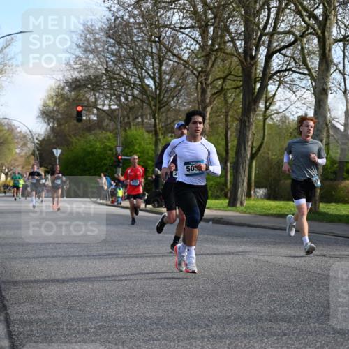 12.04.2026 - 45. Internationalen Wilhelmsburger Insellauf J. Mangold http://msf.ph/oto/9455549 12.04.2026 10:27:08 Ziel 5503, 5055, 5301, 2994, 5685, 4528, 3815, 5440, 5279, 2659, 5645, 5585, 2181, 4580, 2213 meine-sportfotos.de
