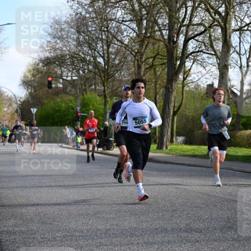 12.04.2026 - 45. Internationalen Wilhelmsburger Insellauf J. Mangold http://msf.ph/oto/9455550 12.04.2026 10:27:08 Ziel 5503, 5055, 5301, 2994, 5685, 4528, 3815, 5440, 5279, 2659, 5645, 5585, 2181, 4580, 2213 meine-sportfotos.de