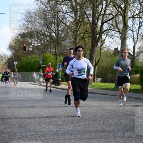12.04.2026 - 45. Internationalen Wilhelmsburger Insellauf J. Mangold http://msf.ph/oto/9455551 12.04.2026 10:27:08 Ziel 5503, 5055, 5301, 2994, 5685, 4528, 3815, 5440, 5279, 2659, 5645, 5585, 2181, 4580, 2213 meine-sportfotos.de