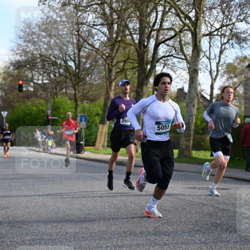 12.04.2026 - 45. Internationalen Wilhelmsburger Insellauf J. Mangold http://msf.ph/oto/9455557 12.04.2026 10:27:09 Ziel 5503, 5055, 5301, 2994, 5685, 4528, 3815, 5440, 5279, 2659, 5645, 5585, 2181, 4580, 2213 meine-sportfotos.de