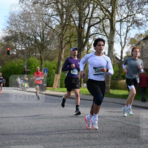 12.04.2026 - 45. Internationalen Wilhelmsburger Insellauf J. Mangold http://msf.ph/oto/9455559 12.04.2026 10:27:09 Ziel 5503, 5055, 5301, 2994, 5685, 4528, 3815, 5440, 5279, 2659, 5645, 5585, 2181, 4580, 2213 meine-sportfotos.de