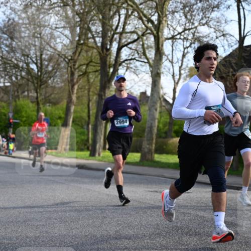 12.04.2026 - 45. Internationalen Wilhelmsburger Insellauf J. Mangold http://msf.ph/oto/9455561 12.04.2026 10:27:09 Ziel 5503, 5055, 5301, 2994, 5685, 4528, 3815, 5440, 5279, 2659, 5645, 5585, 2181, 4580, 2213 meine-sportfotos.de