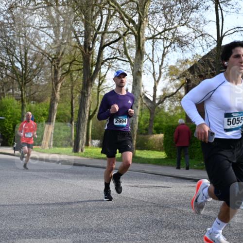 12.04.2026 - 45. Internationalen Wilhelmsburger Insellauf J. Mangold http://msf.ph/oto/9455565 12.04.2026 10:27:09 Ziel 5503, 5055, 5301, 2994, 5685, 4528, 3815, 5440, 5279, 2659, 5645, 5585, 2181, 4580, 2213 meine-sportfotos.de
